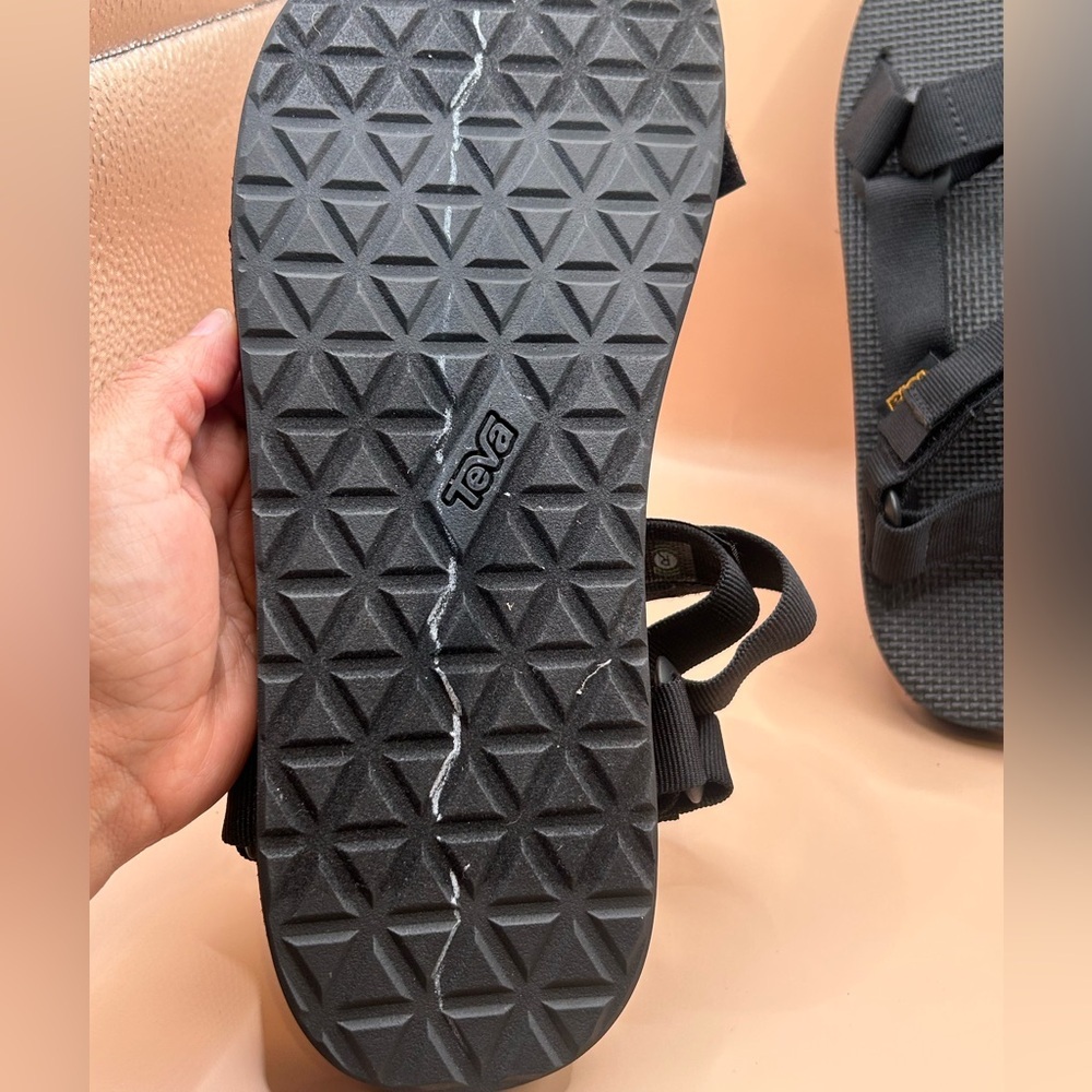 TEVA Mens urban Sandals Size: 12 - Picture 4 of 6